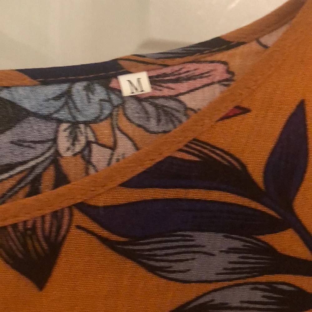 Floral fall blouse. - Picture 3 of 3